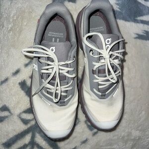 On Running Dual-Tone Sneakers in Gray and Cream